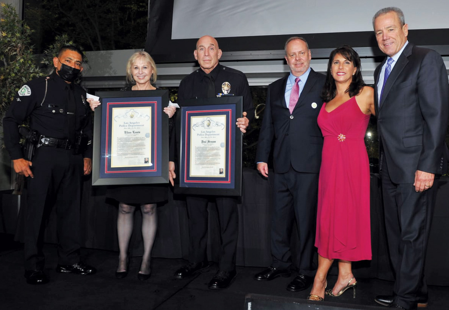skirball-reopens-reserve-officer-of-the-year-twice-a-citizen-gala-6-officer-johnny-gil-department-reserve-officers-of-the-year-eileen-lomis-and-paul-strauss-laprf-presidents-michael-sellars-and-karl